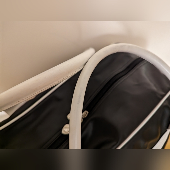 Hello Kitty Large Bag - Carry-On Bag / Overnight Bag / Duffle Bag - Picture 9 of 16